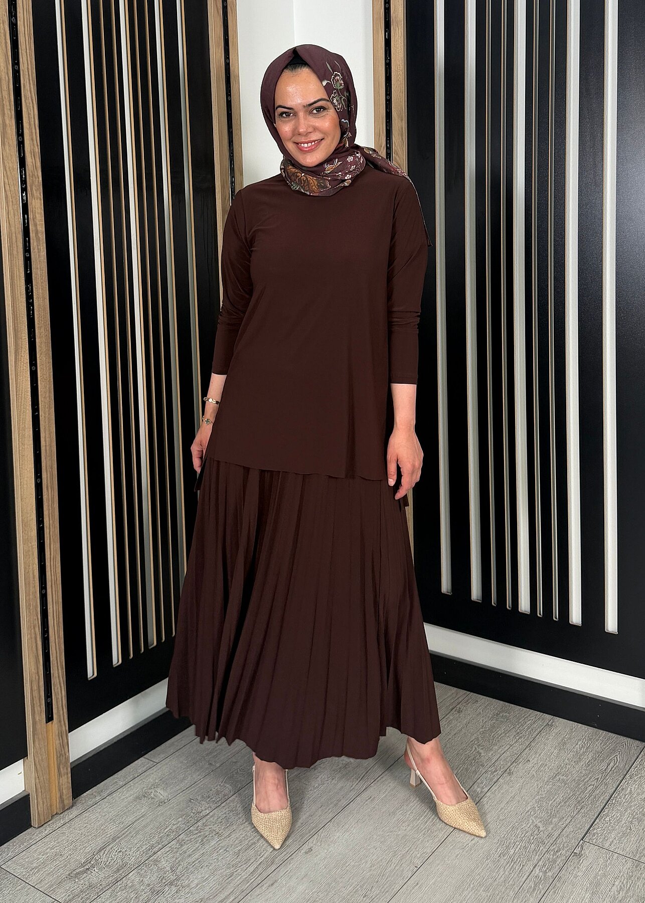 StudioNish Eteği Pliseli Bluzlu Takım KAHVE - 5