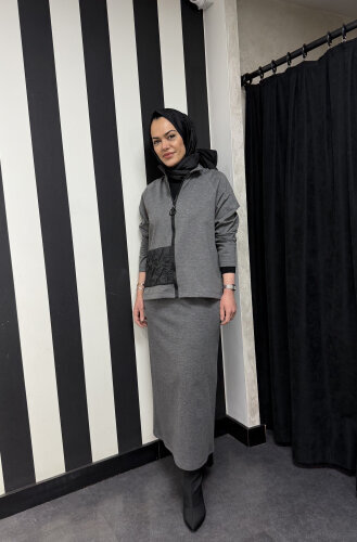 Ceremony Hakim Yaka Önü Fermuarlı Tek Yanı Star ve Aksesuar Detaylı Etekli Takım GRİ