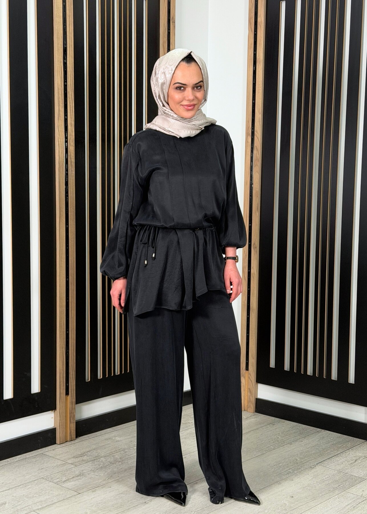 Clande Arkası Lastikli Bol Paça Pantolon SİYAH - 2