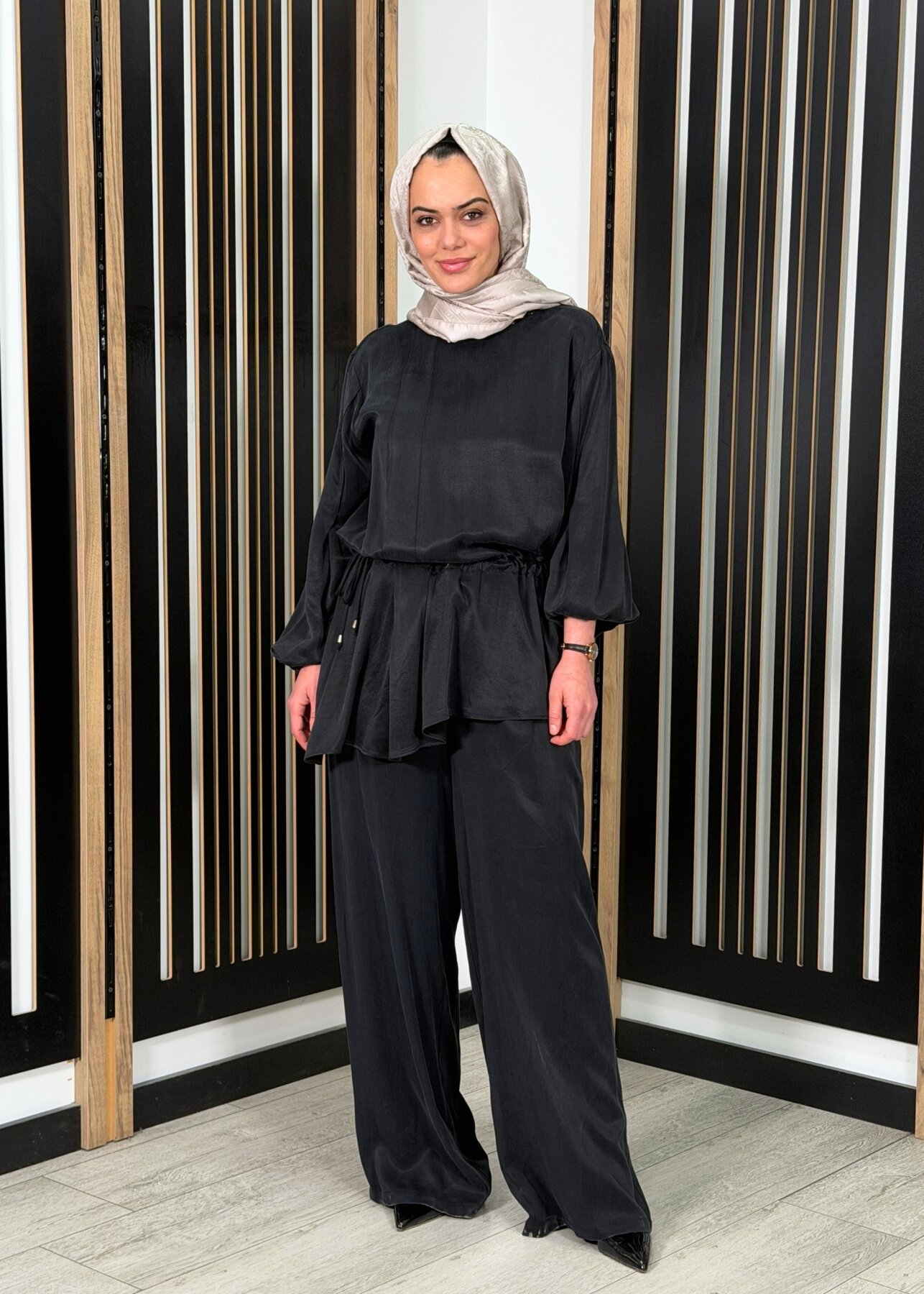 Clande Arkası Lastikli Bol Paça Pantolon SİYAH - 3