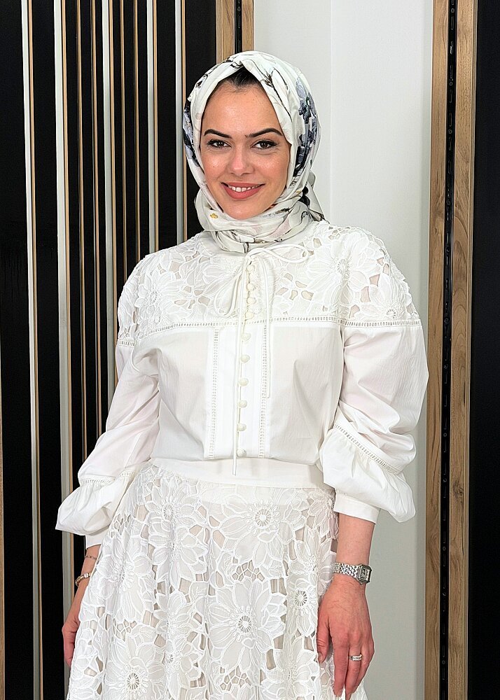 Clande Brode Detaylı Gömlek EKRU