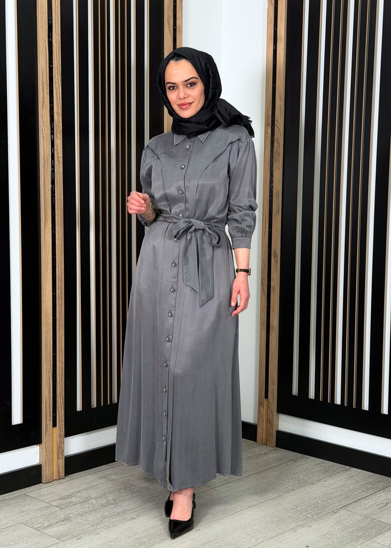 Clande Omuzu Parça Detaylı Kuşaklı Elbise ANTRASİT - 1