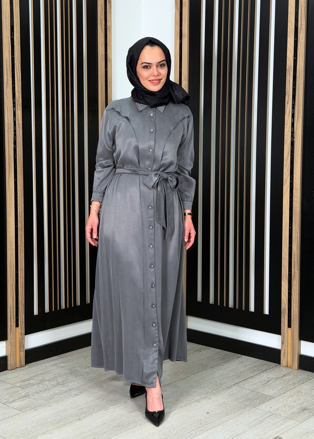 Clande Omuzu Parça Detaylı Kuşaklı Elbise ANTRASİT - 2