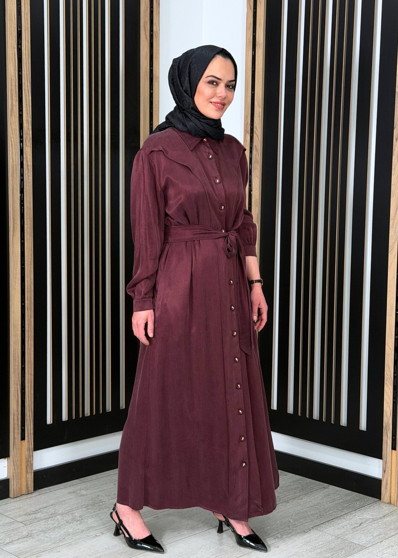 Clande Omuzu Parça Detaylı Kuşaklı Elbise BORDO - 2