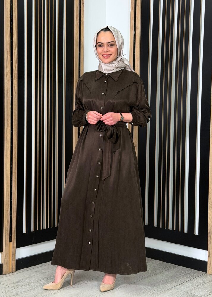 Clande Omuzu Parça Detaylı Kuşaklı Elbise KAHVE