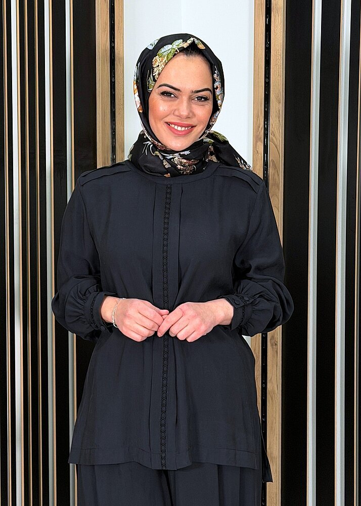 Clande Önü Dantel Detaylı Tunik SİYAH