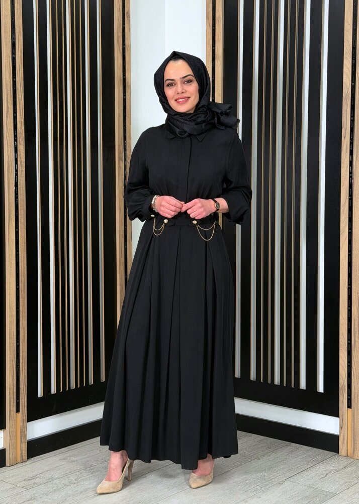 Clande Önü Zincir Detaylı Arkası Lastikli Elbise SİYAH