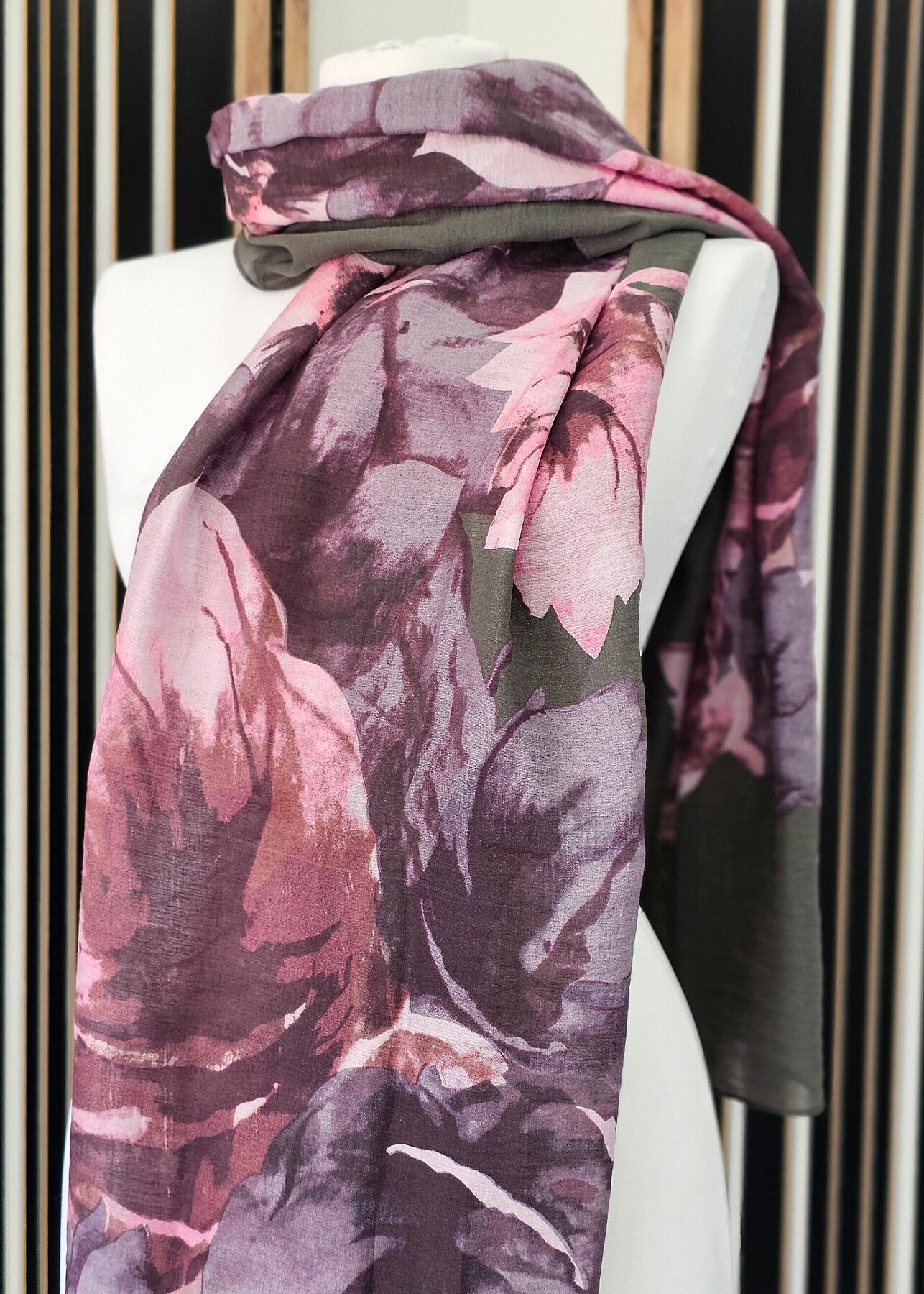 İpekevi Büyük Çiçek Desenli Şal Çam Yeşili - 1