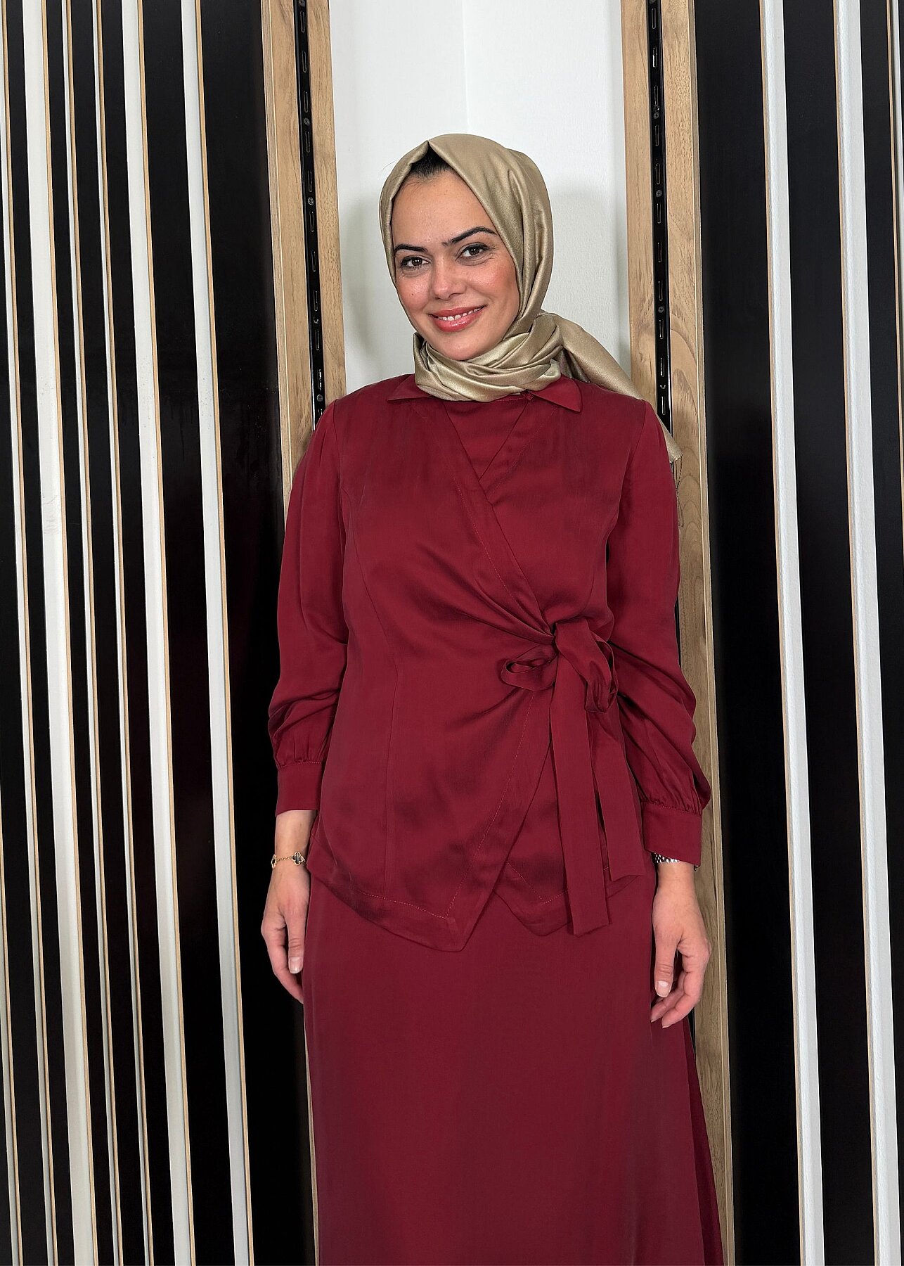 Miss Dalida Bağlama Detaylı Cupro Gömlek Cherry - 1