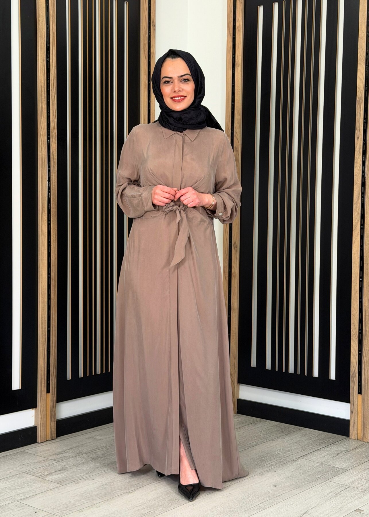 Miss Dalida Ön Kısmı Bağlama Detaylı Cupro Elbise Cacao Powder - 2