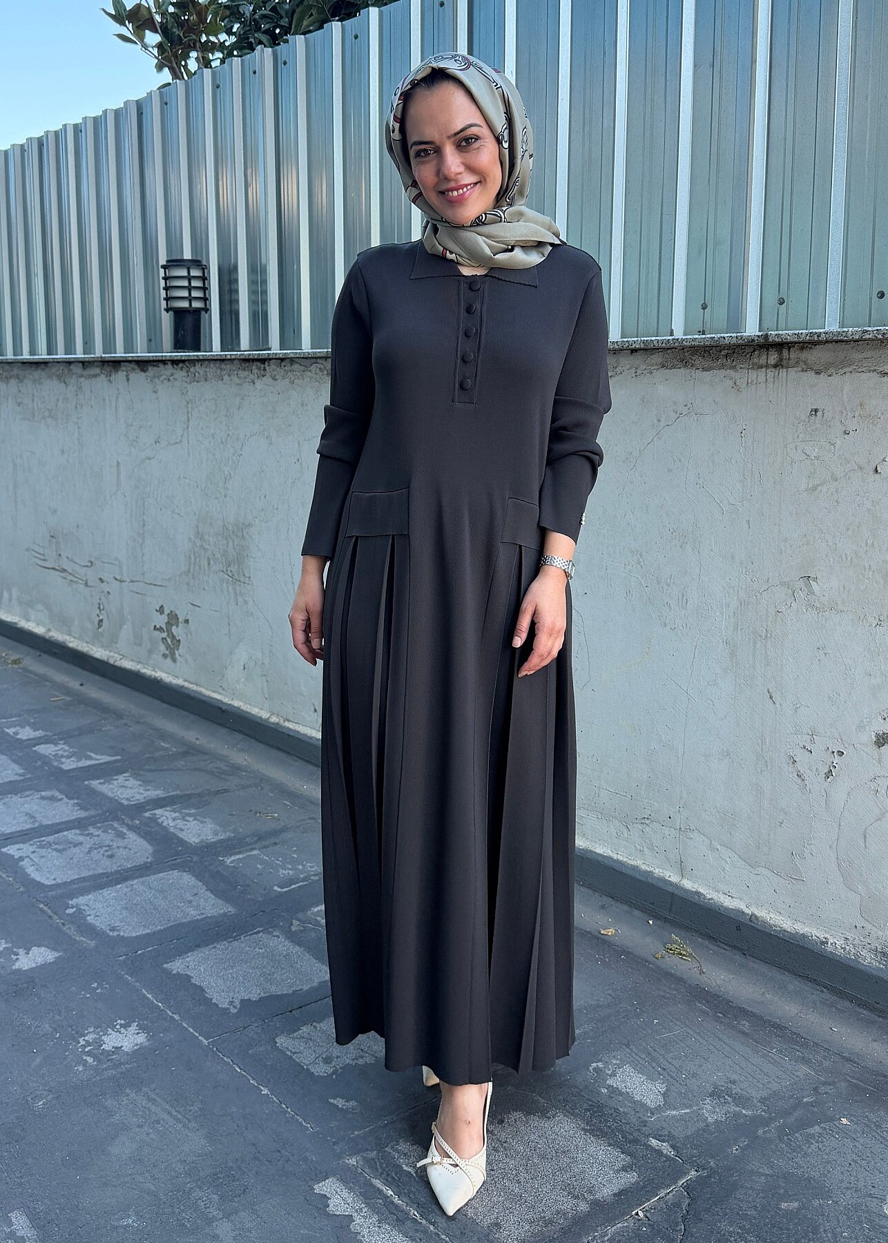 Miss Dalida Pile Detaylı Gömlek Yaka Uzun Elbise KHAKİ - 1