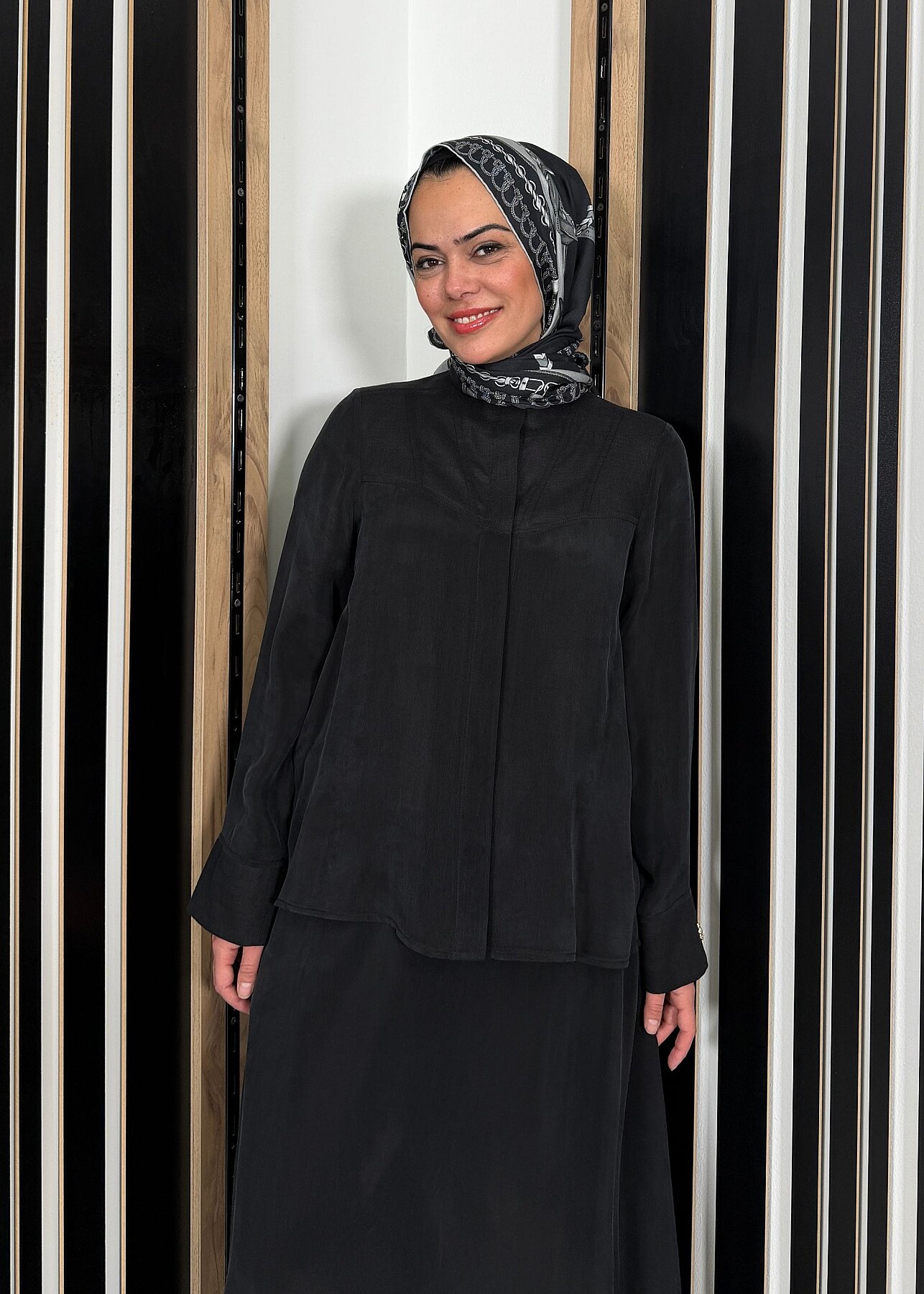 Miss Dalida Uzun Yollu Yakasız Cupra Keten Gömlek BLACK - 1