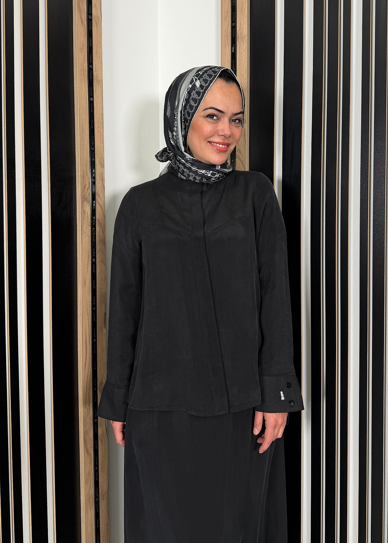 Miss Dalida Uzun Yollu Yakasız Cupra Keten Gömlek BLACK - 3