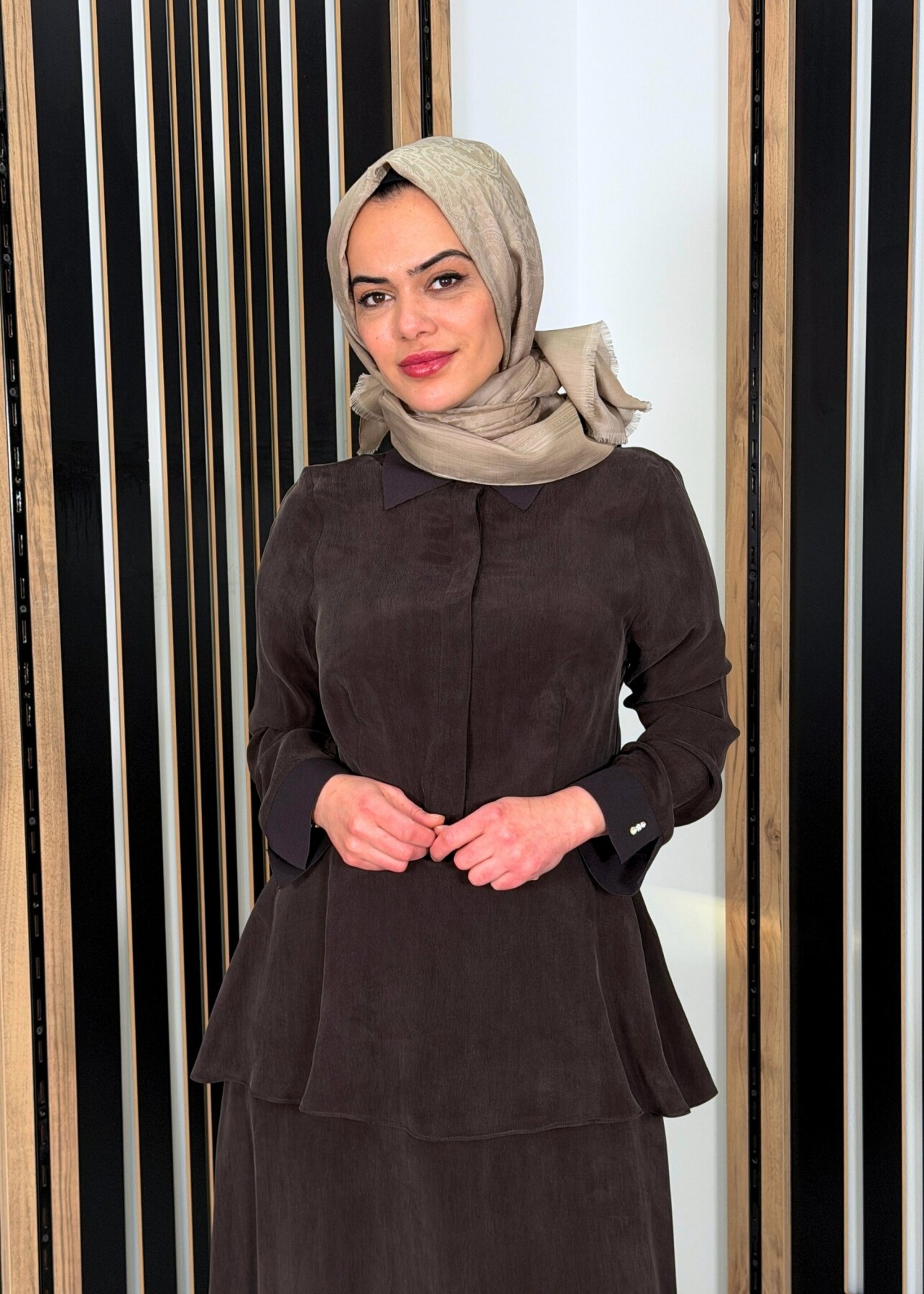 Miss Dalida Yakası Ve Manşeti Triko Detaylı Cupro Tunik Cacao - 1