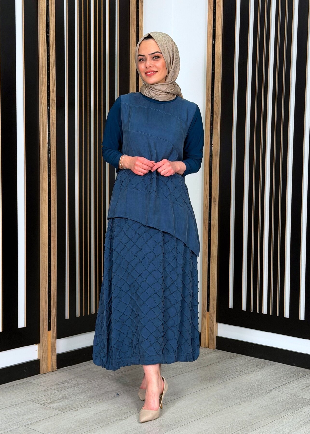 MissWhence Kabartma Baklava Dilimli İpek Etekli Takım İNDİGO - 3