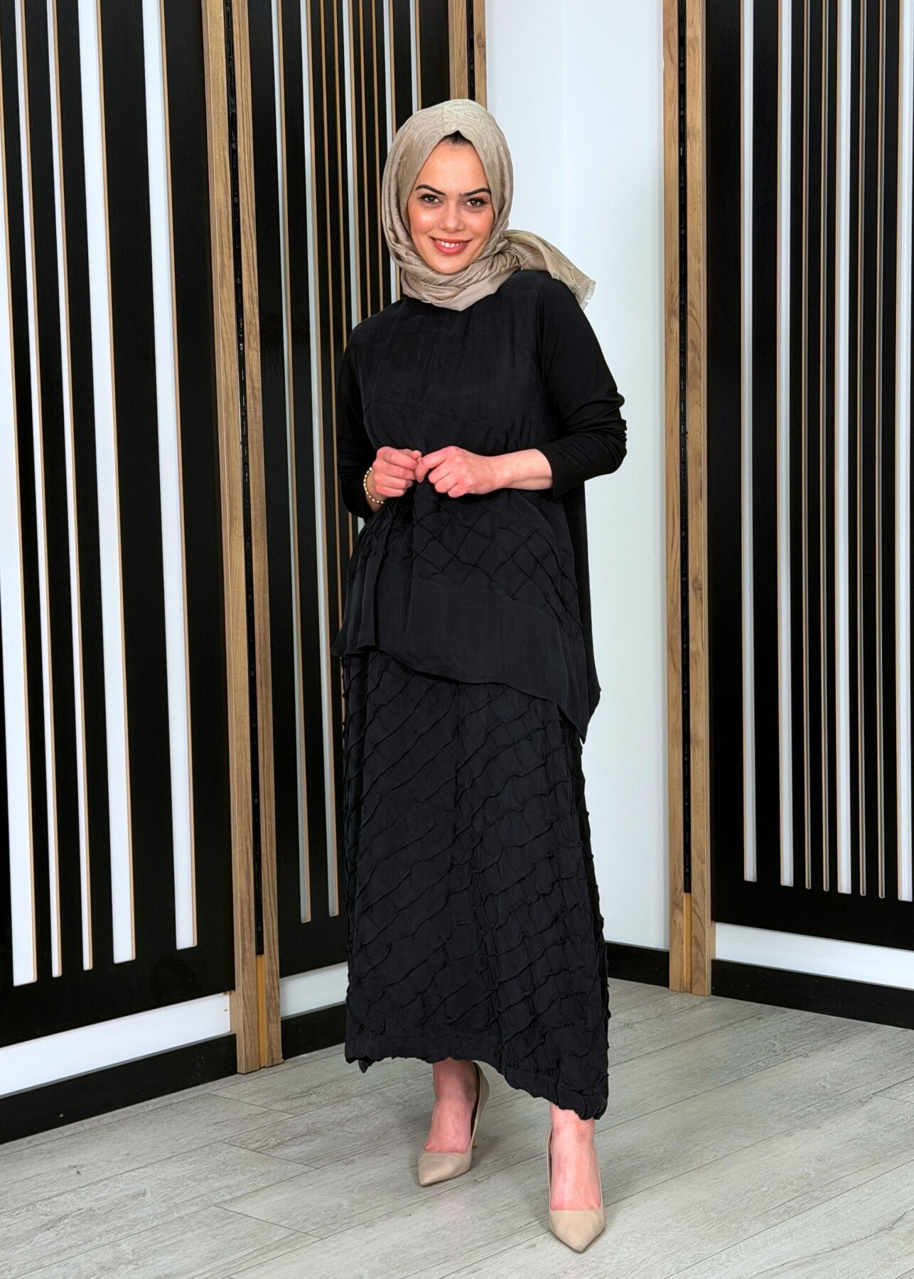 MissWhence Kabartma Baklava Dilimli İpek Etekli Takım SİYAH - 2