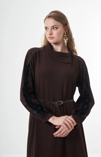 MissWhence Kollaı Kumaş Detaylı Elbise KAHVE - 4