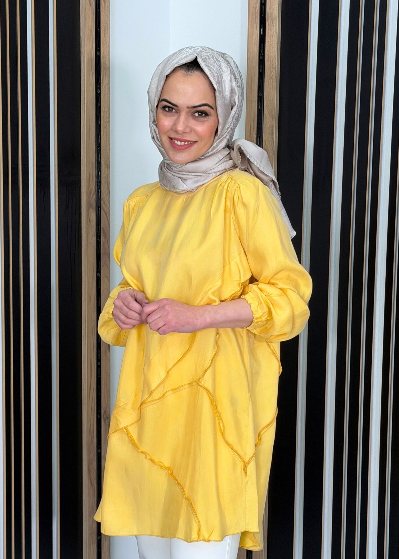 MissWhence Önü Fırfır Detaylı Tunik SARI - 3