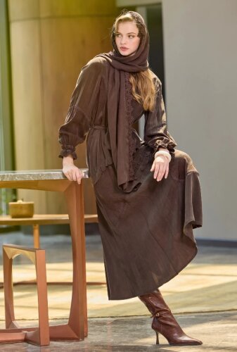 MissWhence Şallı Dantel Detaylı İpek Elbise KAHVE - 3