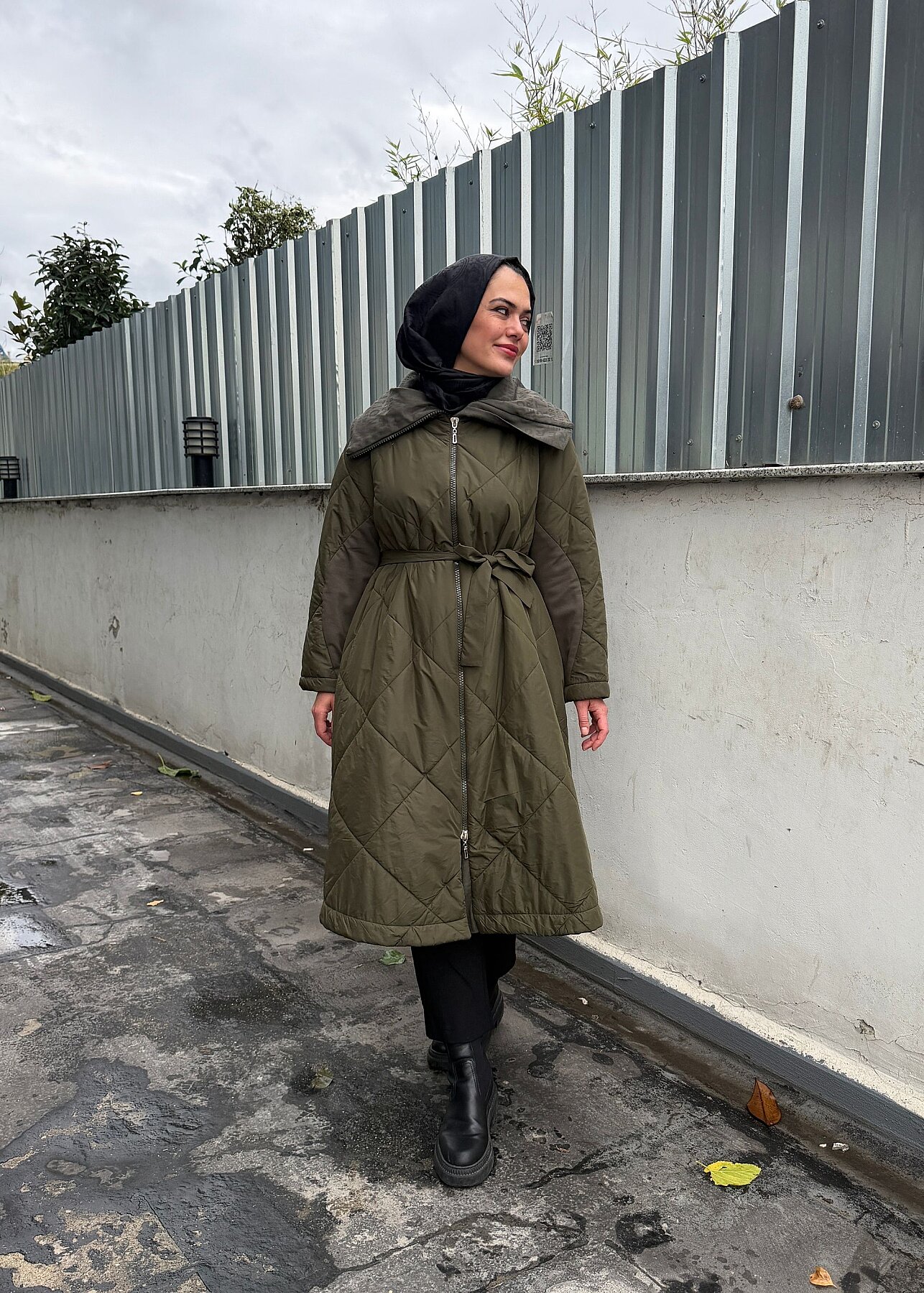 MissWhence Yakası Yazı Baskılı Şişme Mont HAKİ - 6