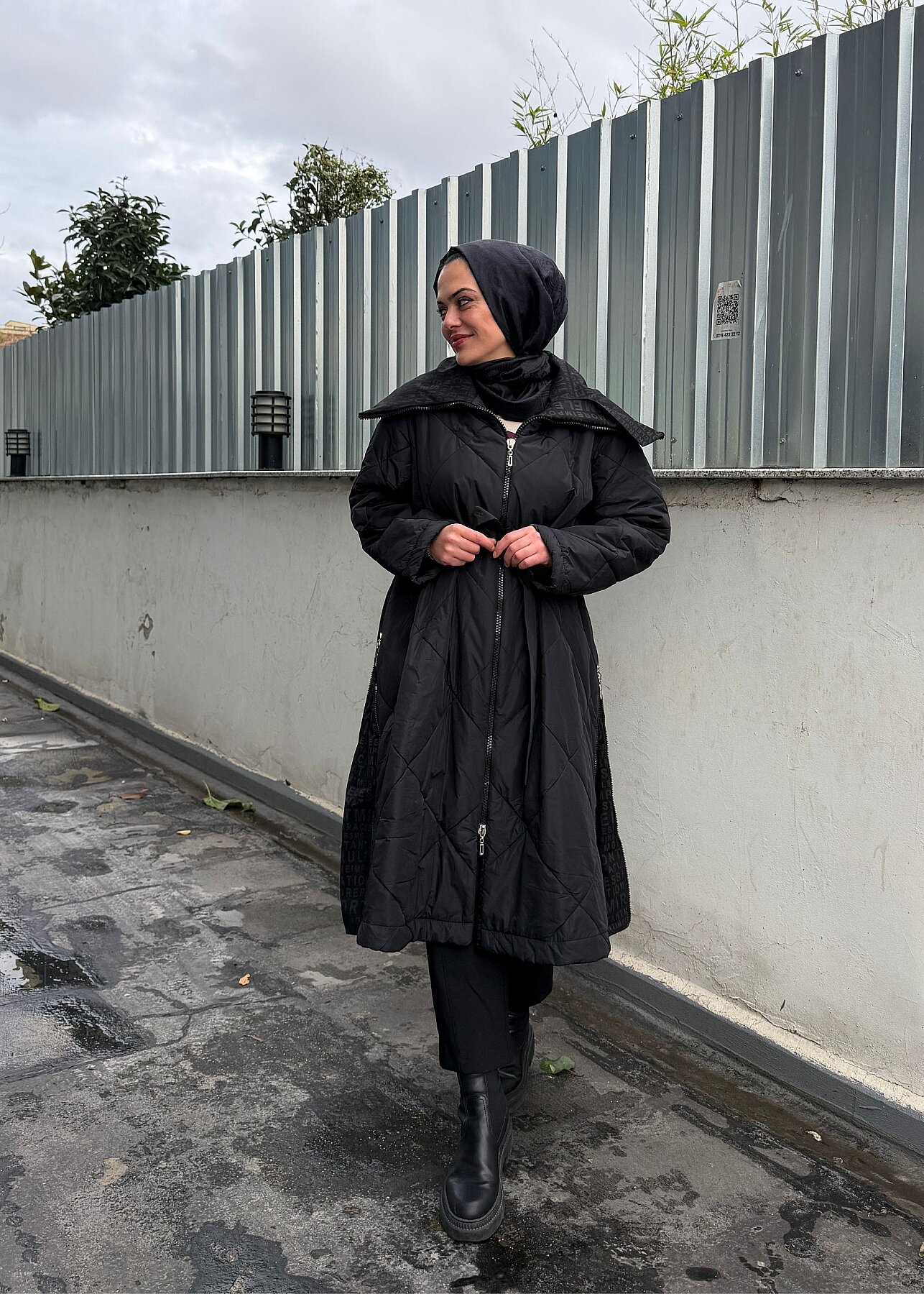 MissWhence Yakası Yazı Baskılı Şişme Mont SİYAH - 7