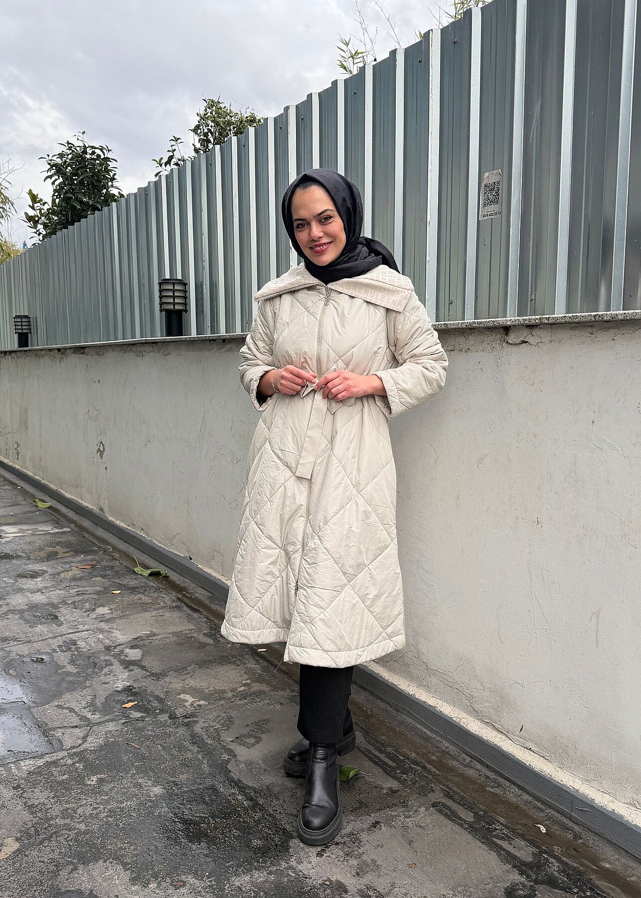 MissWhence Yakası Yazı Baskılı Şişme Mont TAŞ - 1