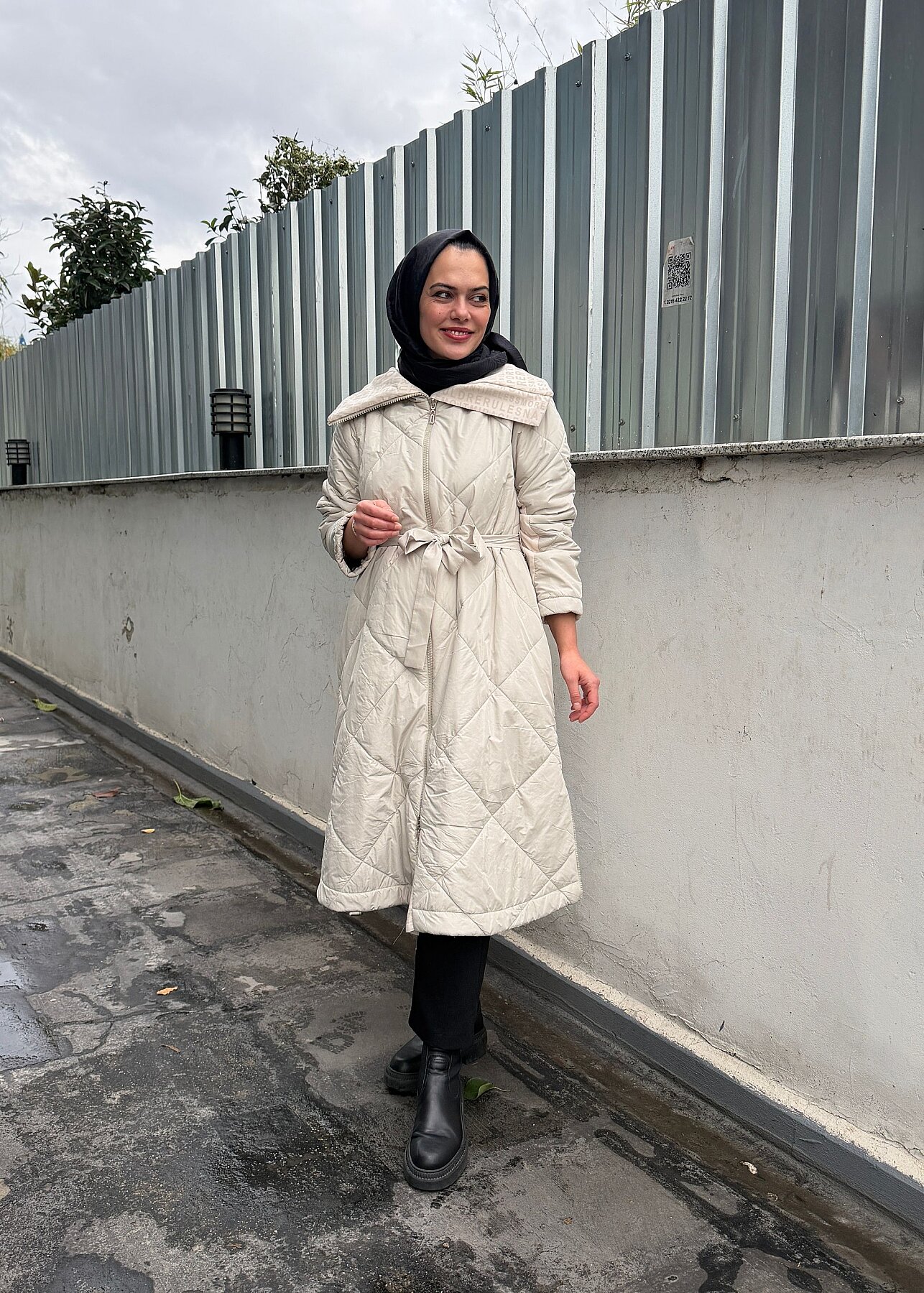 MissWhence Yakası Yazı Baskılı Şişme Mont TAŞ - 2