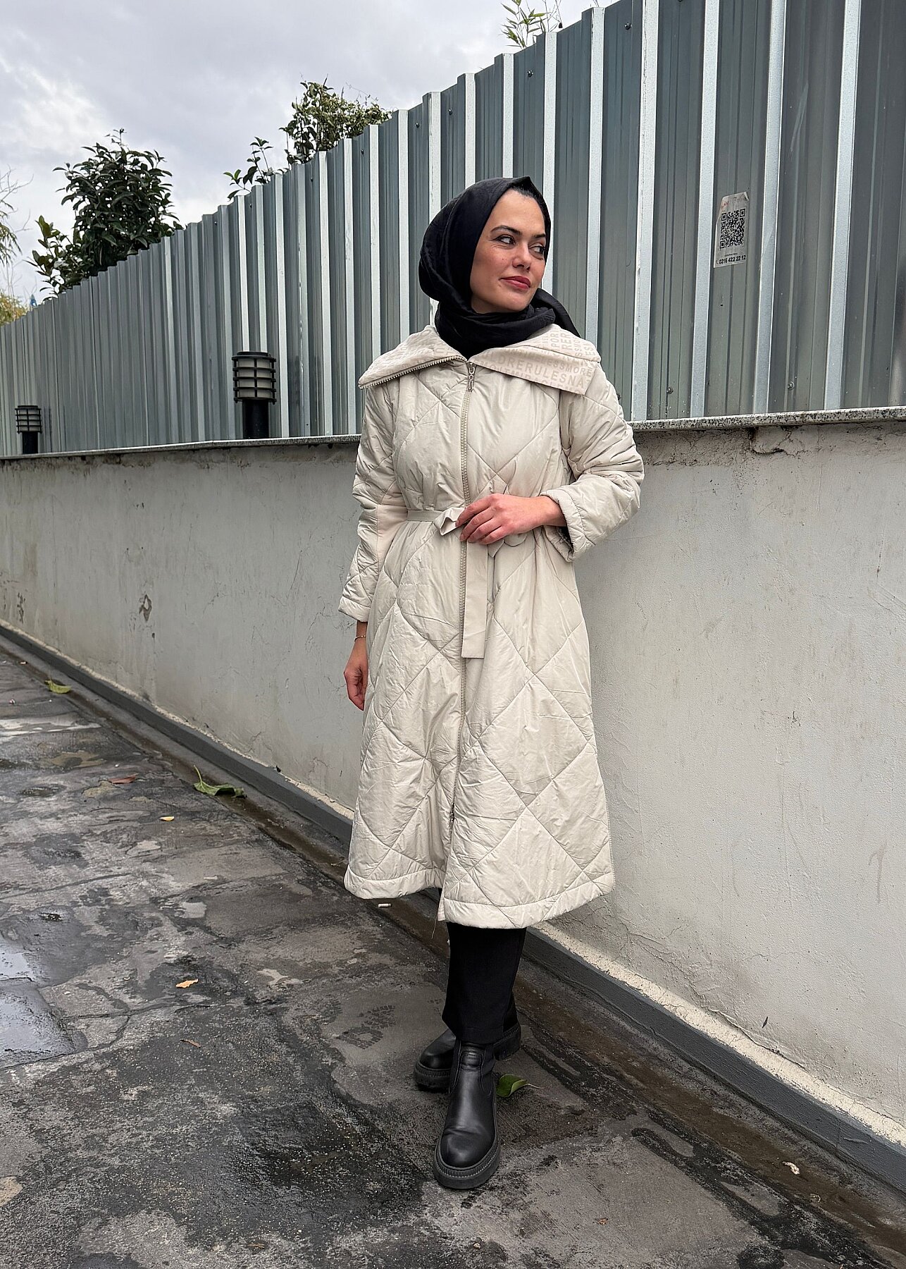 MissWhence Yakası Yazı Baskılı Şişme Mont TAŞ - 3