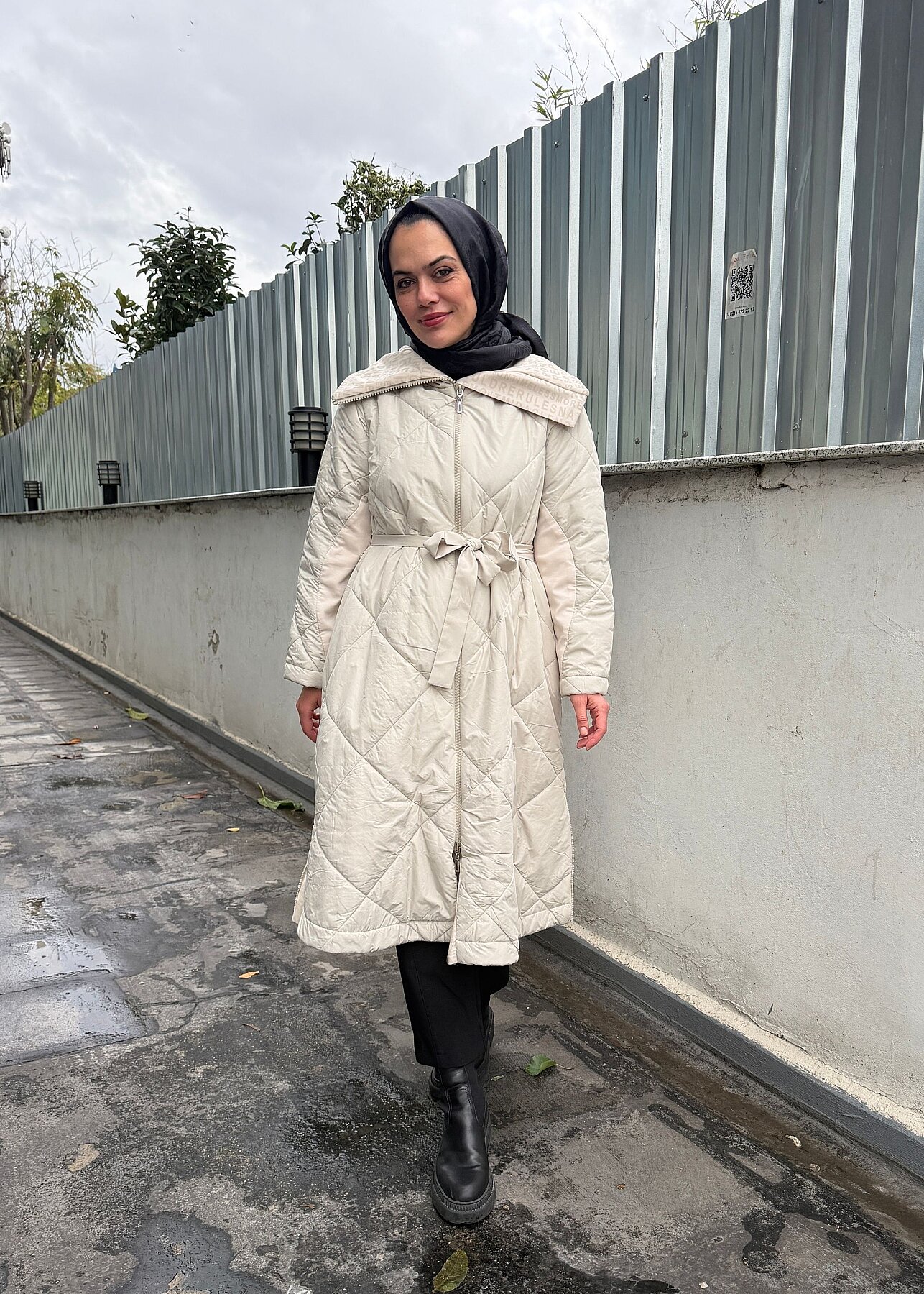 MissWhence Yakası Yazı Baskılı Şişme Mont TAŞ - 5