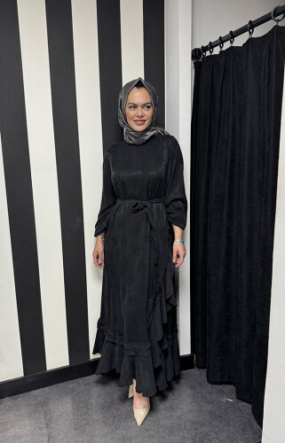 MissWhence Yandan FırFırlı Detaylı Elbise SİYAH