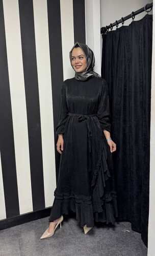 MissWhence Yandan FırFırlı Detaylı Elbise SİYAH - 2