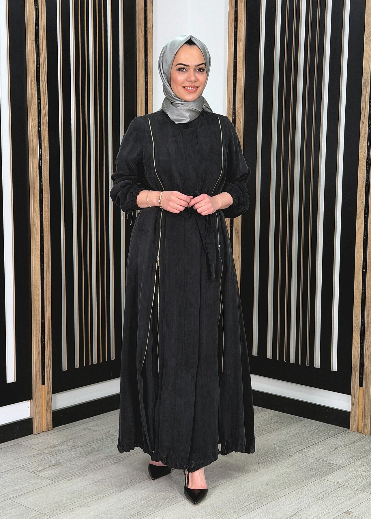 MissWhence Yanlardan Fermuarlı Ferace SİYAH - 2