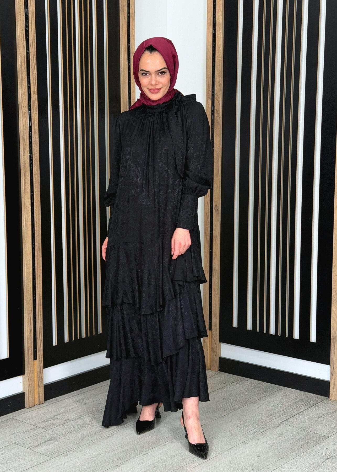 Noİ Jakar Viscon Üçkatlı Volanlı Fularlı Elbise SİYAH - 2