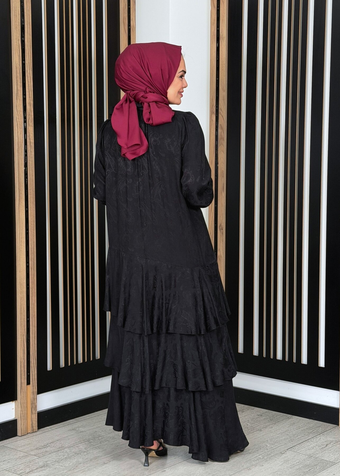 Noİ Jakar Viscon Üçkatlı Volanlı Fularlı Elbise SİYAH - 4