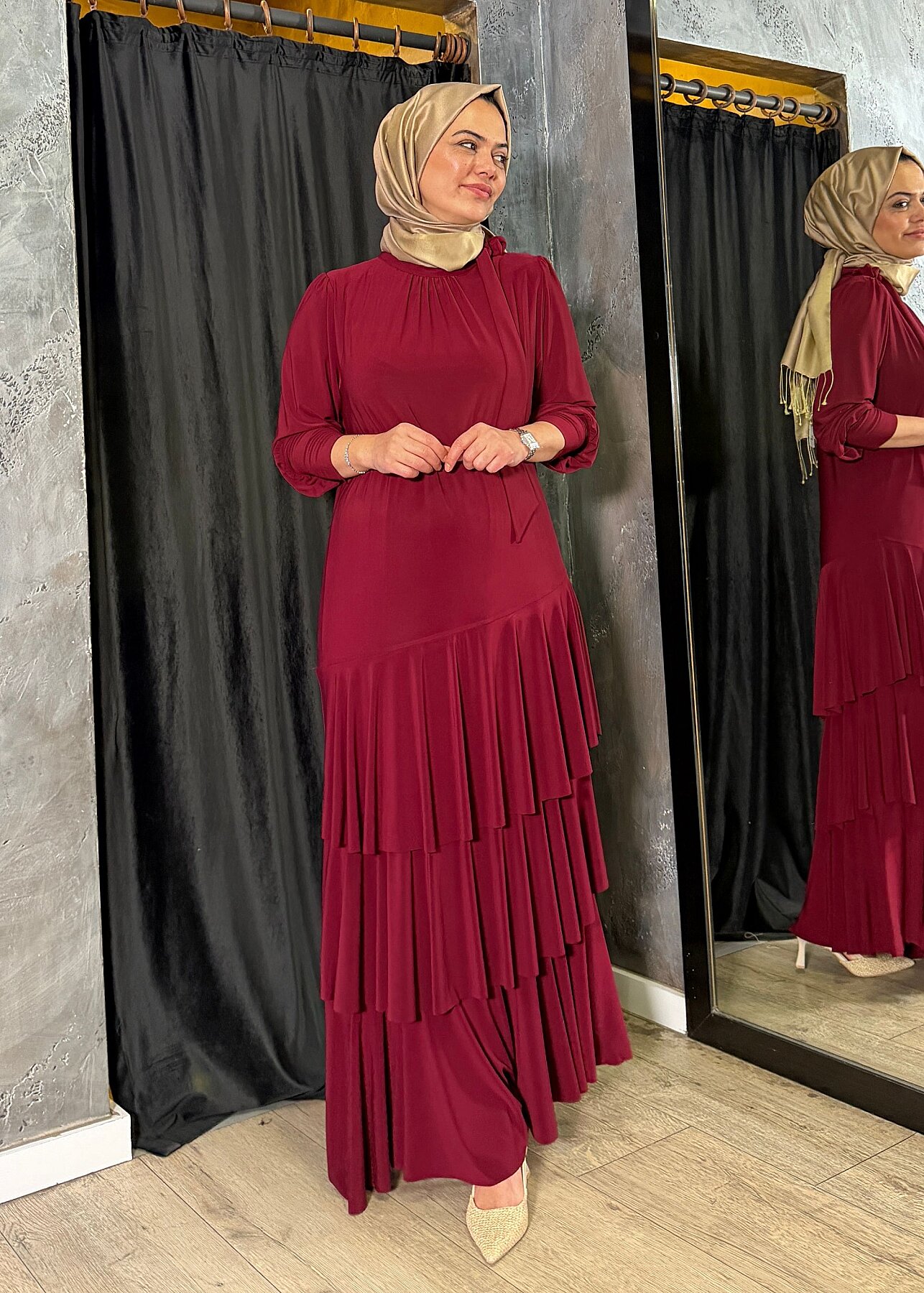 Noi Jarse Yakadan Fularlı Üç Kat Volanlı Elbise BORDO - 4