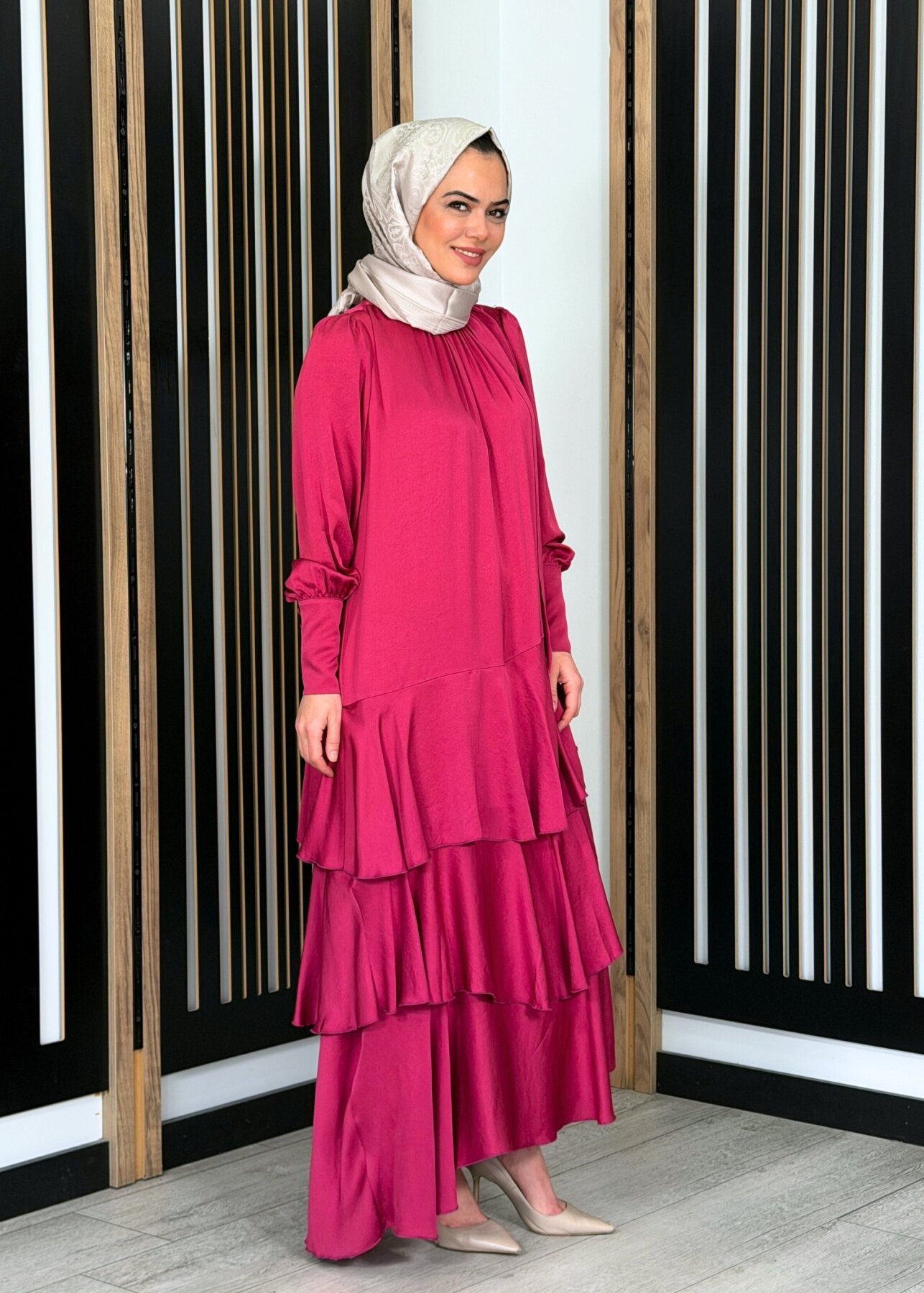 Noİ Viscon Mistik Fularlı Yaka Eteği Volanlı Elbise FUŞYA - 2