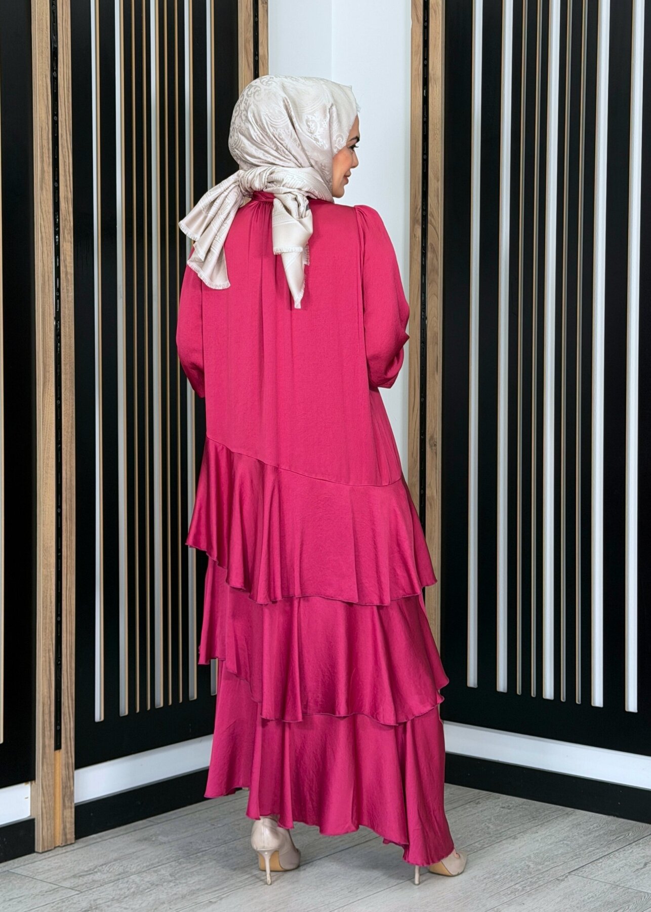 Noİ Viscon Mistik Fularlı Yaka Eteği Volanlı Elbise FUŞYA - 4