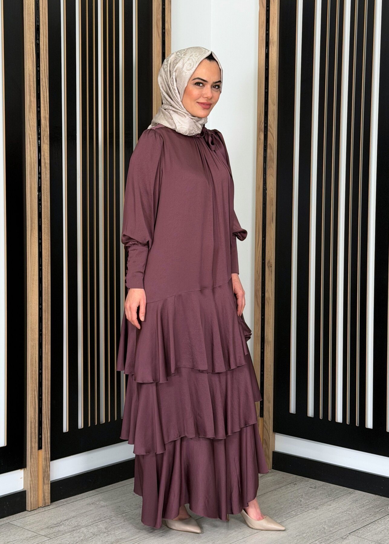 Noİ Viscon Mistik Fularlı Yaka Eteği Volanlı Elbise MÜRDÜM - 3