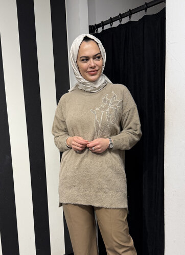 Nuss Önü Çiçek İşlemeli Kazak BEJ