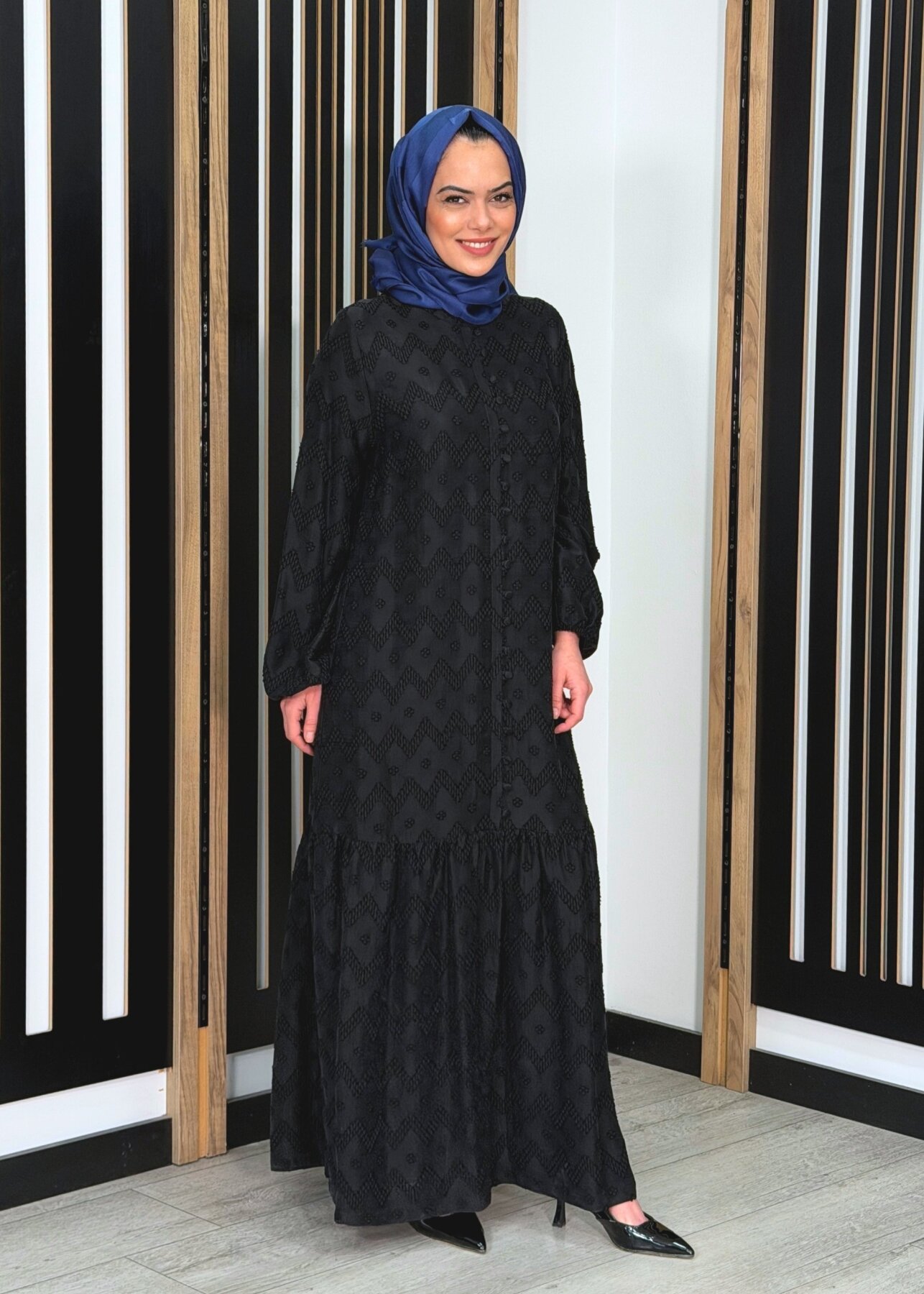 Nuss Önü Düğme Görünümle Bilek Ucu Büzgülü Cupro Elbise SİYAH - 1