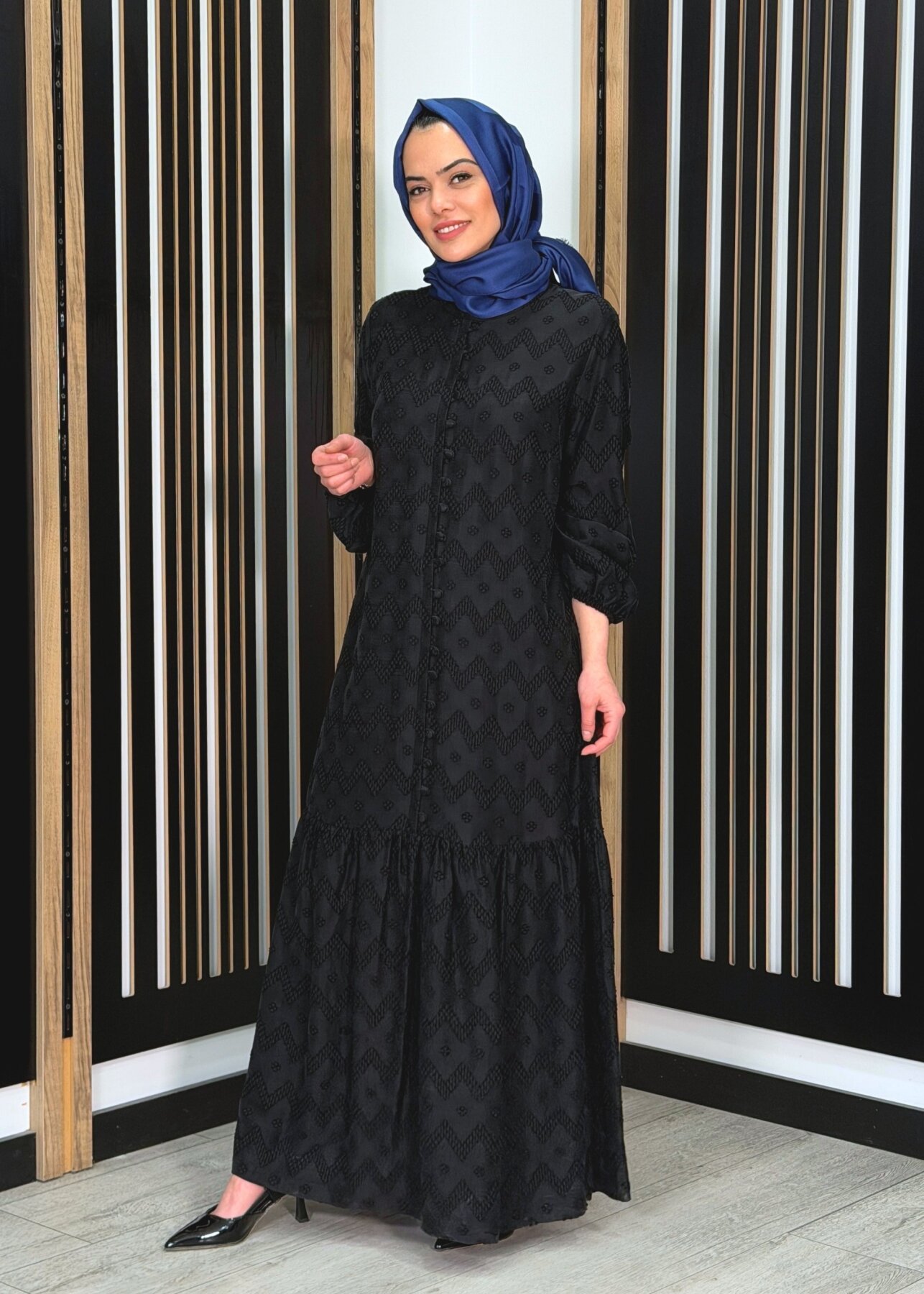 Nuss Önü Düğme Görünümle Bilek Ucu Büzgülü Cupro Elbise SİYAH - 2