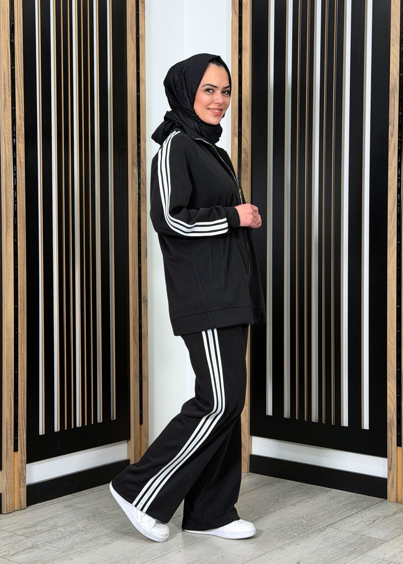 Nuss Önü Fermuarlı Şerit Detaylı Pantolonlu Takım SİYAH - 2