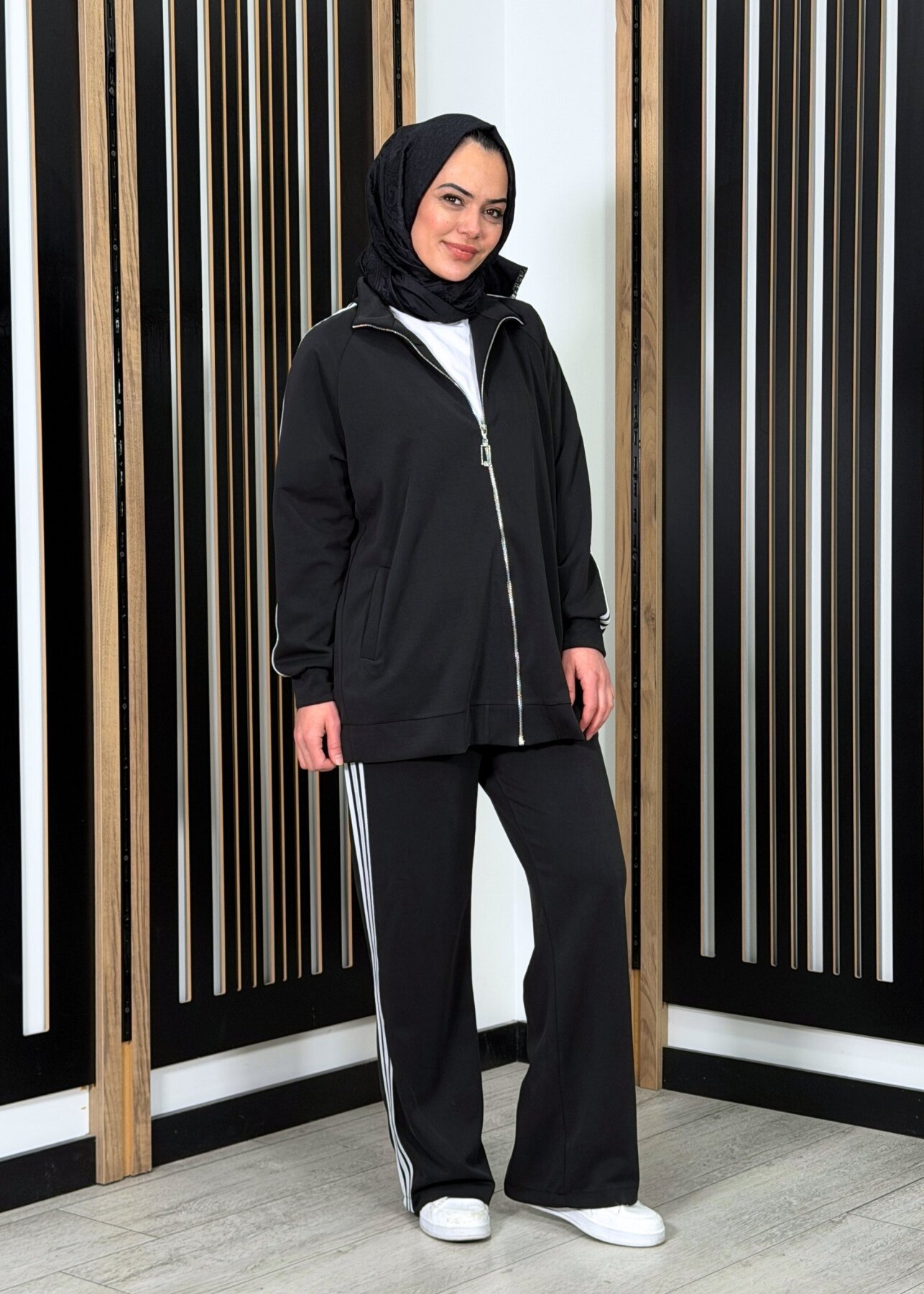 Nuss Önü Fermuarlı Şerit Detaylı Pantolonlu Takım SİYAH - 3