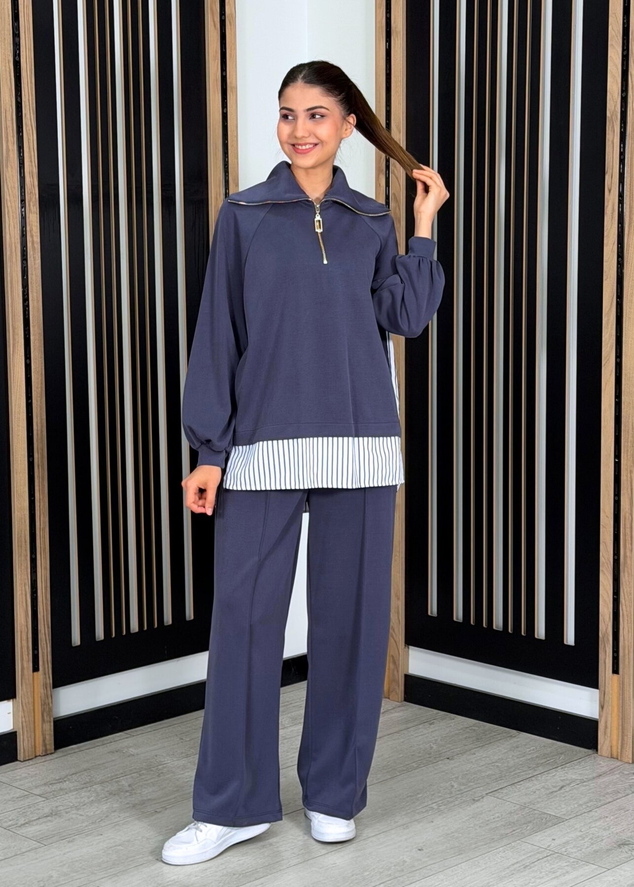 Nuss Yakası Fermuarlı Tuniğinin Etek Ucu ve Arkası Gömlek Detaylı Pantolonlu Takım LACİVERT - 3
