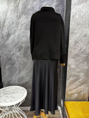 Qupra Çiçek Aksesuar Detaylı Saten Etek Detaylı Takım SİYAH - 5