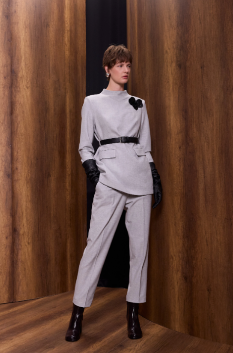 Qupra Çiçek Aksesuarlı Poliviskon Takım GRİ - 1