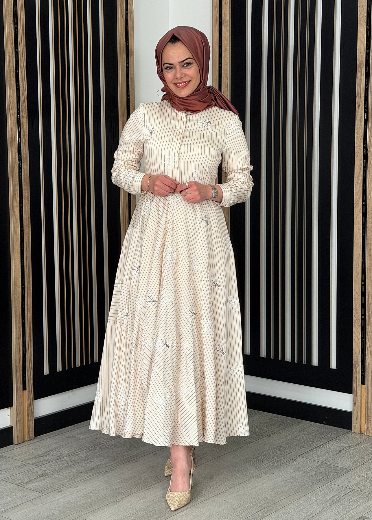 Qupra Nakış İşlemeli Çizgili Elbise BORDO - 3