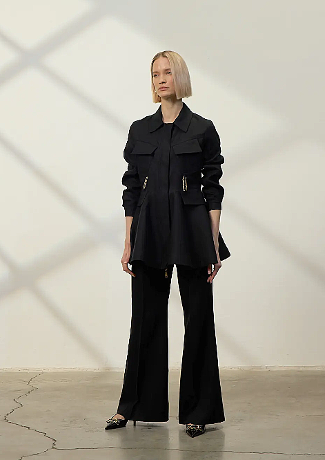 Qupra Ön Kısmı Cepli Zincir Detaylı Takım SİYAH