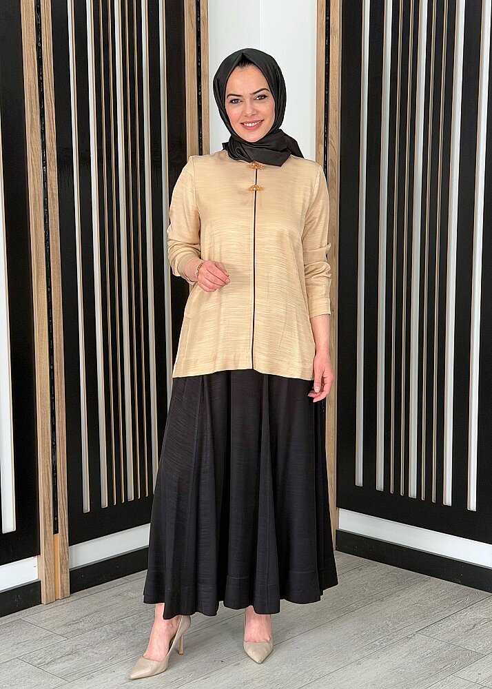 Qupra Yakası Broş Detaylı Etekli Takım BEJ-SİYAH