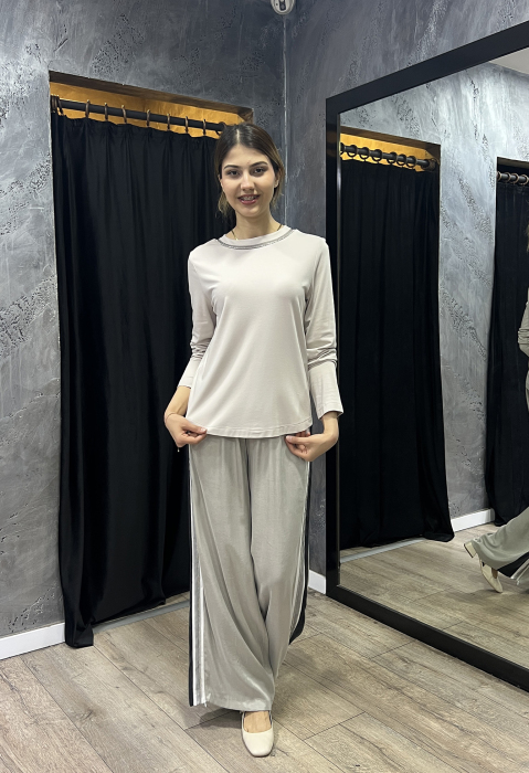 Si Design Boynu Taş Detaylı Bluz BEJ - 2